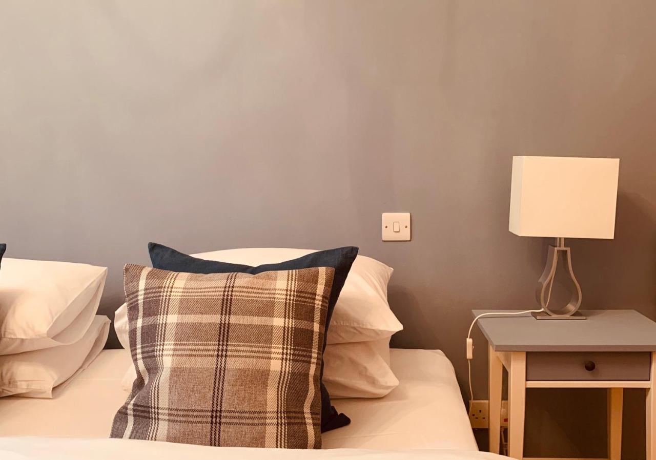The Royal Mile Residence By Reserve Apartments Edinburg Exteriör bild
